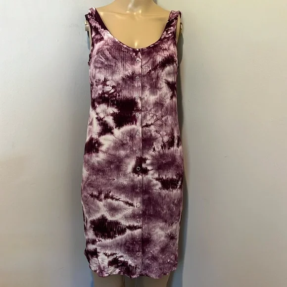 Dress - Picture 1 of 3